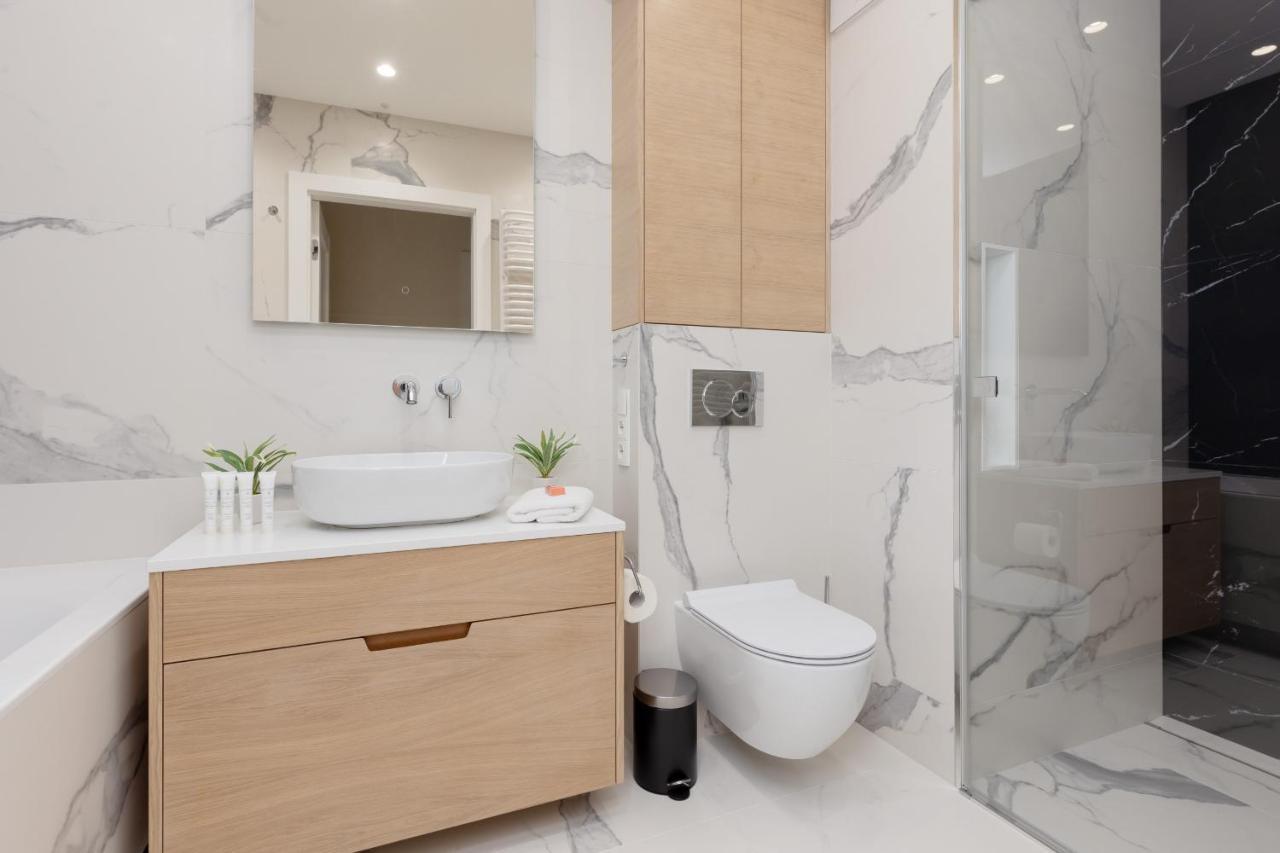 Apartament Deluxe Wronia 45 With Ac, Parking & Balcony By Renters Prestige